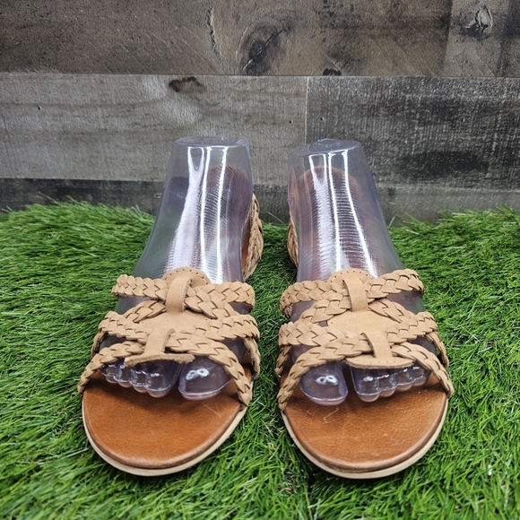 New Steve Madden Fenella Sandals - Picture 9 of 13